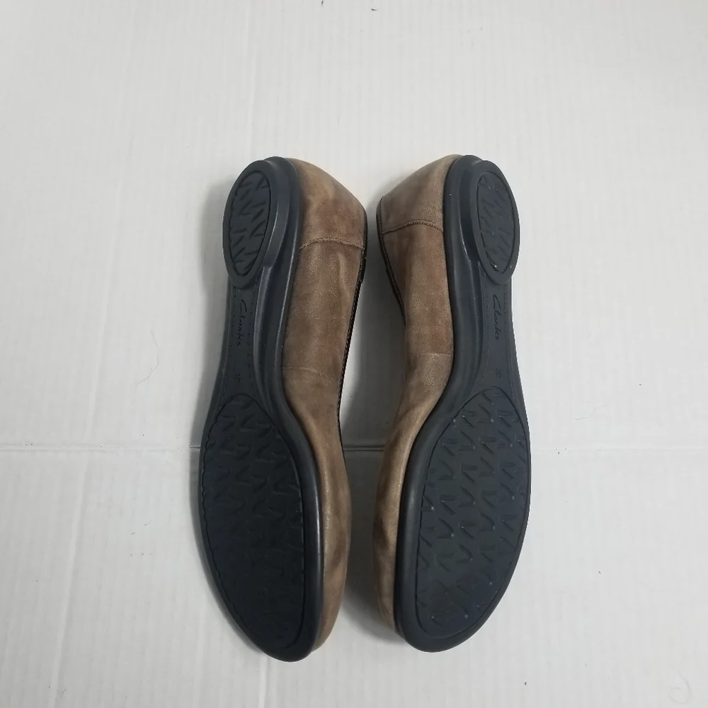 CLARKS CUSHION SOFT BROWN LEATHER UPPER FLATS SIZE 5.5